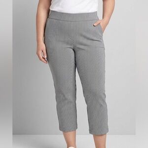 NWT George Light Gray White Stretch Capri Size 16